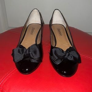 Patent leather flat